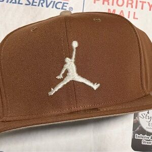 Nike Air Jordan Pro Element Logo JUMPMAN Snapback Hat Light British Tan sz L/XL